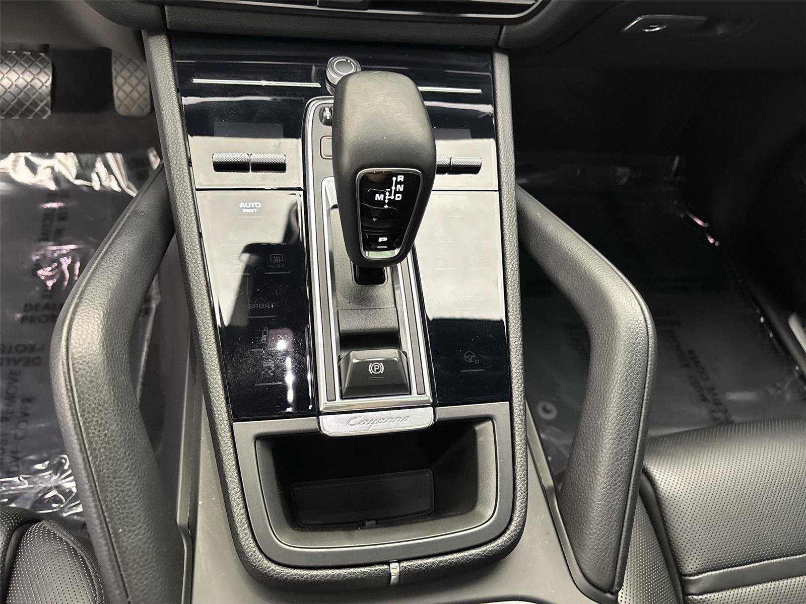 Used 2022 Porsche Cayenne Platinum Edition w/ Premium Package Plus AWD/4WD image 23