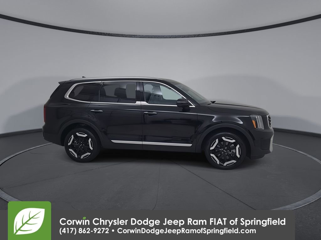 Used 2025 Kia Telluride S AWD/4WD image 16