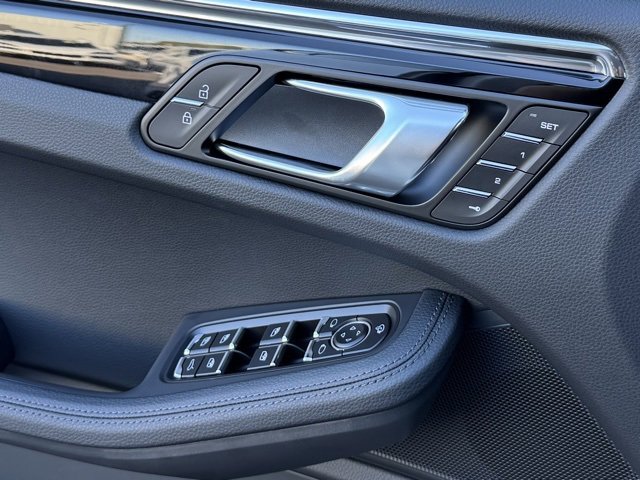 New 2026 Porsche Macan image 14
