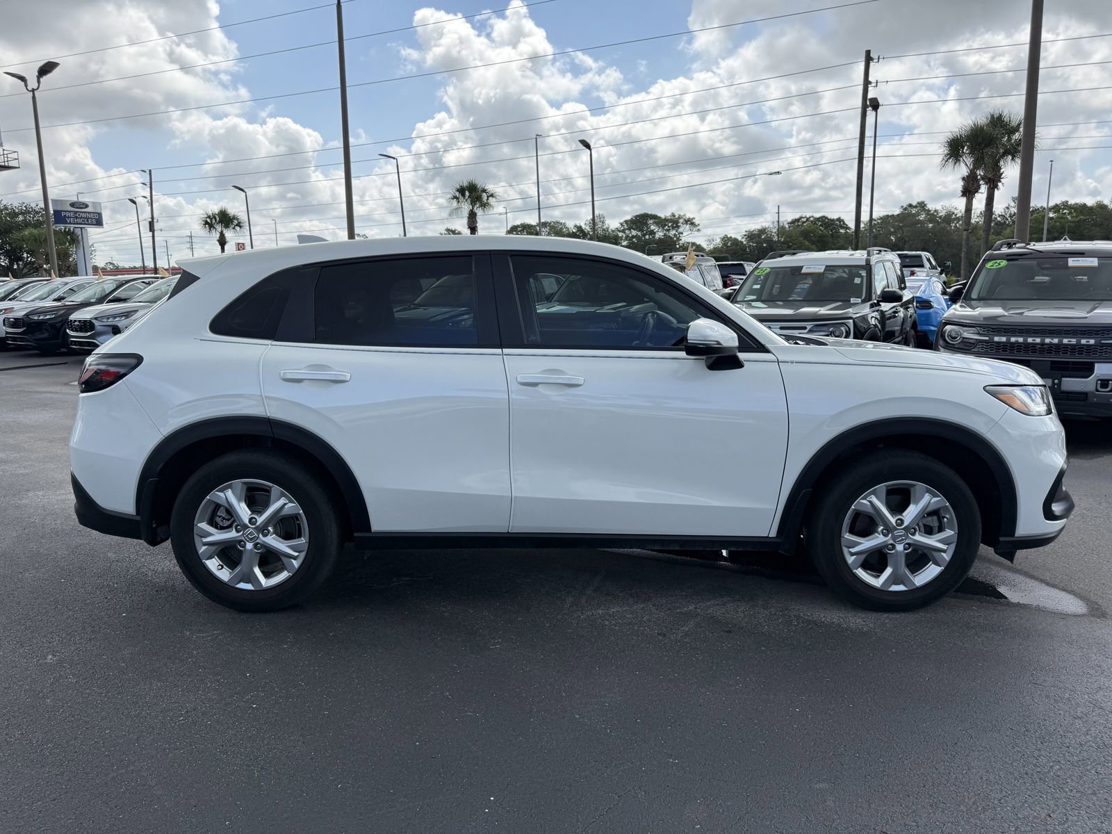 Used 2025 Honda HR-V LX image 3