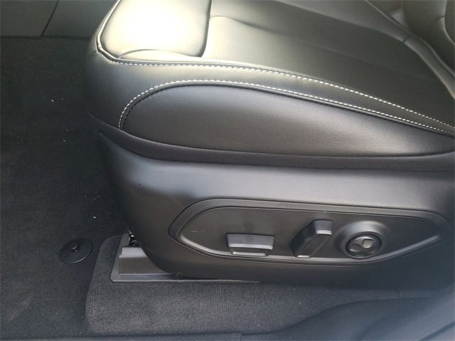 New 2025 Jeep Grand Cherokee Limited w/ Black Appearance Package image 23