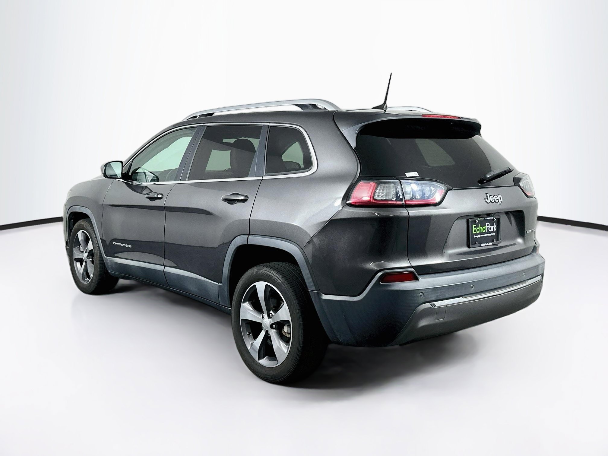 Used 2019 Jeep Cherokee Limited FWD image 5