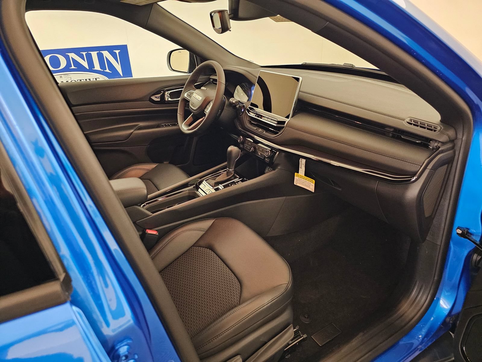 New 2026 Jeep Compass Latitude AWD/4WD image 25
