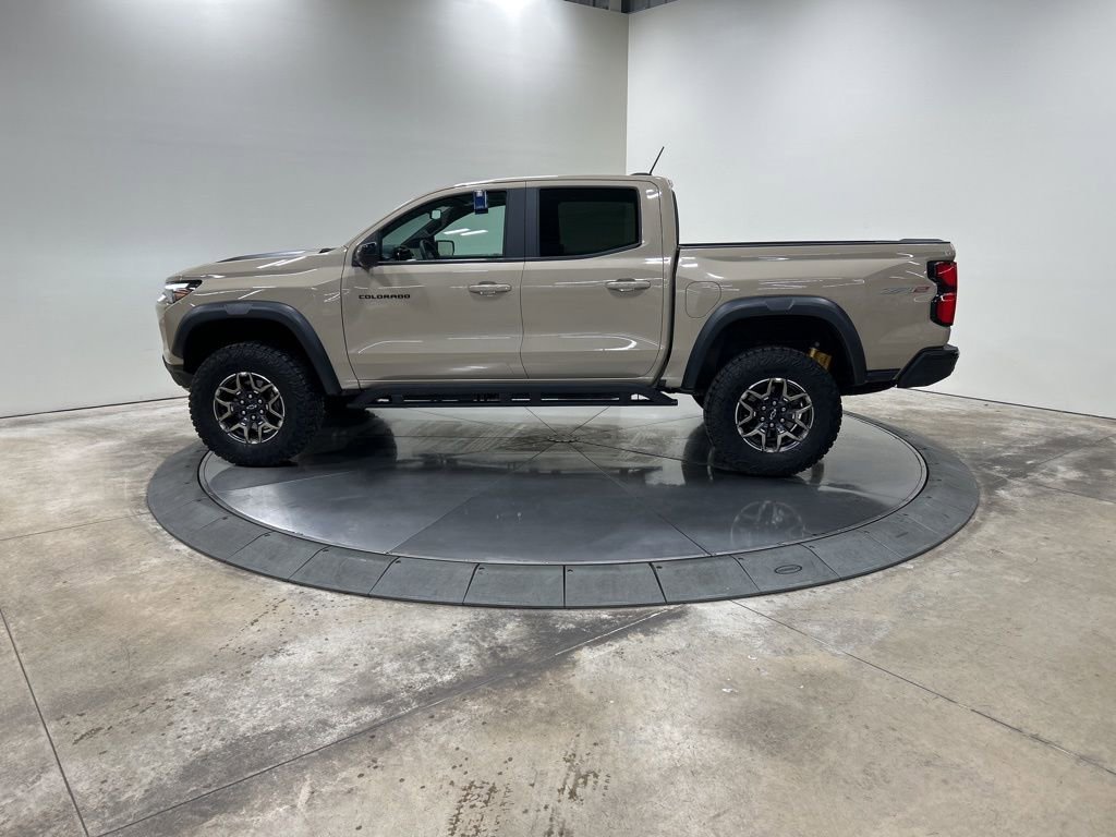 Used 2024 Chevrolet Colorado ZR2 w/ ZR2 Convenience Package III image 8