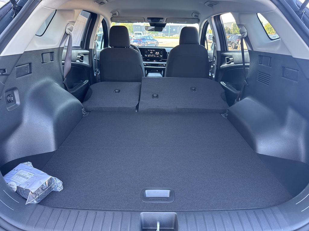 Certified 2025 Kia Sportage LX image 30