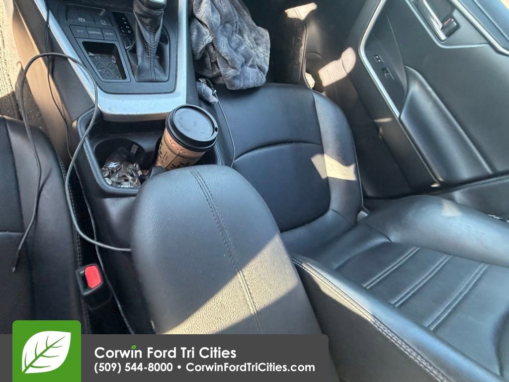 Used 2020 Toyota RAV4 XLE Premium image 11