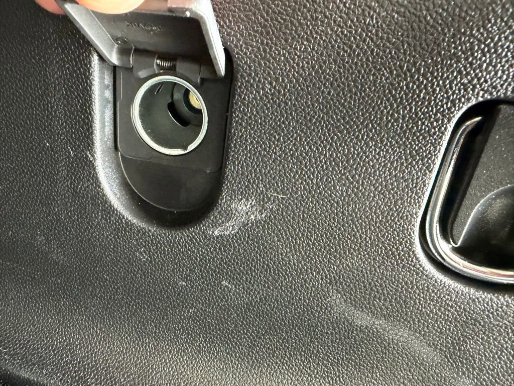 Used 2025 Chevrolet Traverse LT image 35