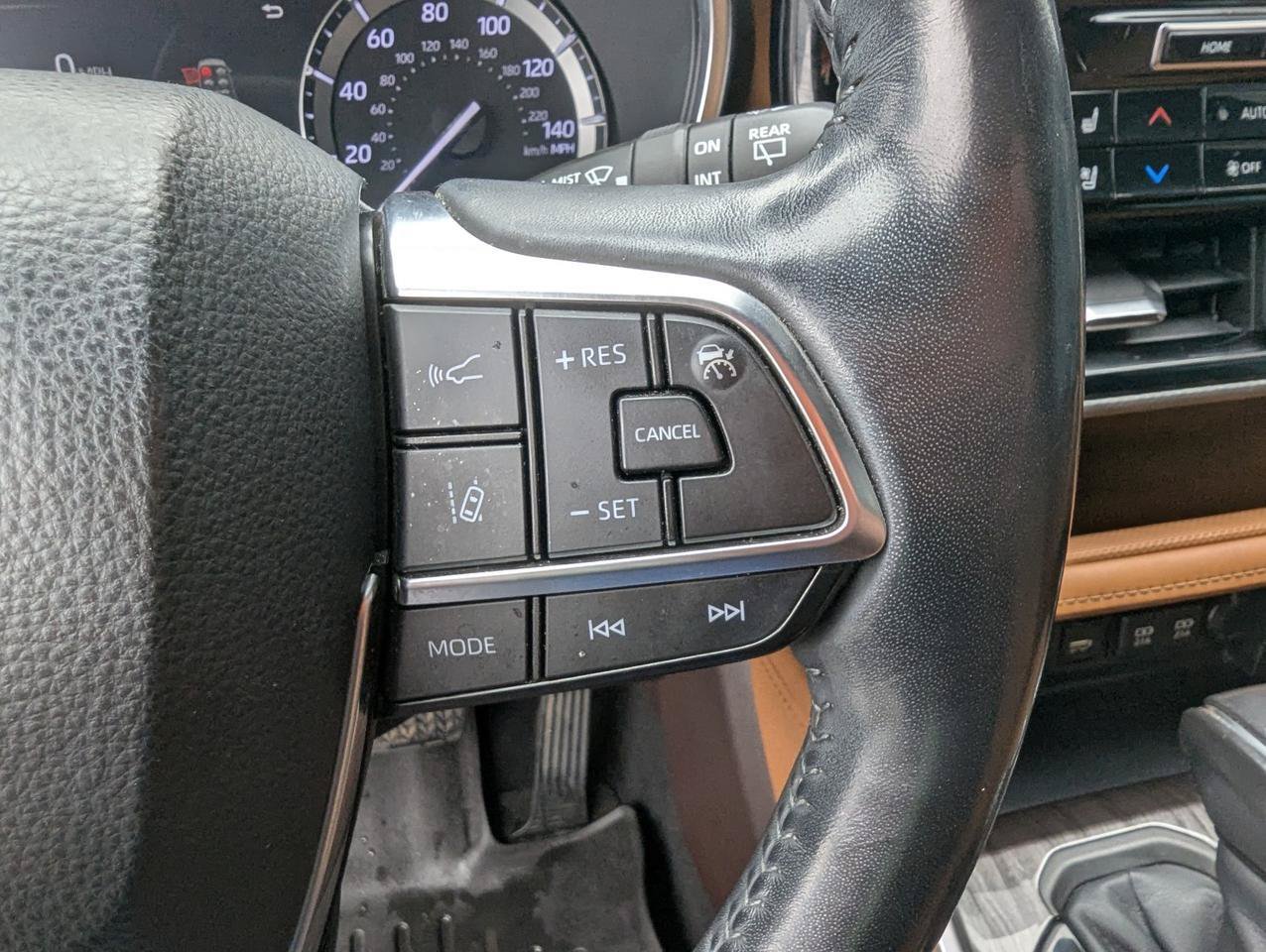 Used 2020 Toyota Highlander Platinum AWD/4WD image 15