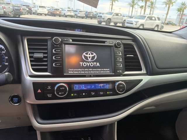 Used 2015 Toyota Highlander XLE AWD/4WD image 19