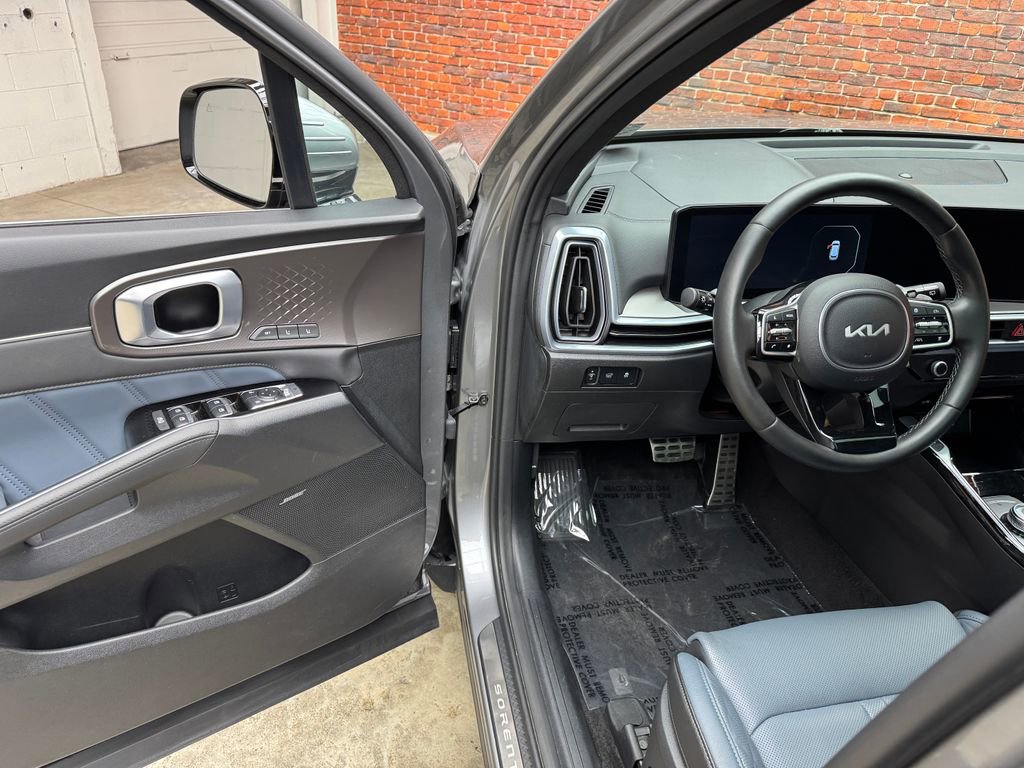 Used 2025 Kia Sorento SX Prestige AWD/4WD image 9