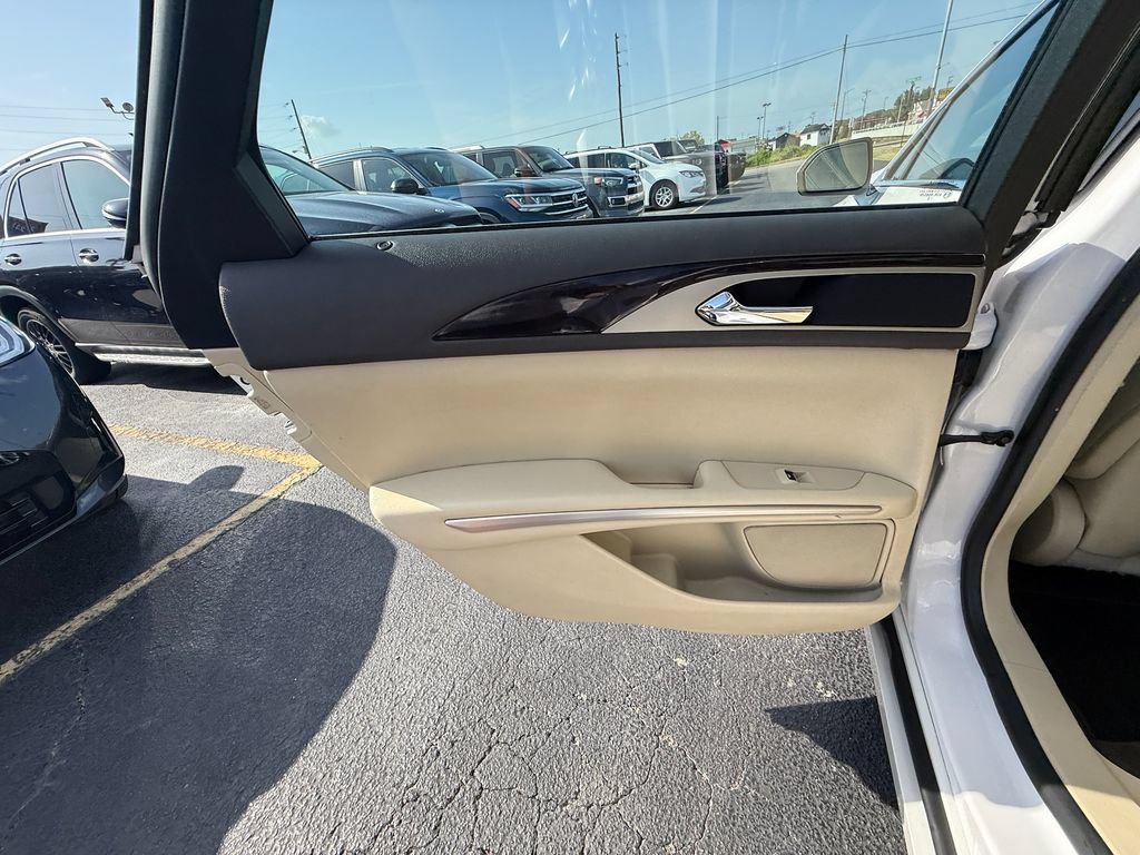 Used 2014 Lincoln MKZ Hybrid w/ Equipment Group 202A Reserve FWD image 17