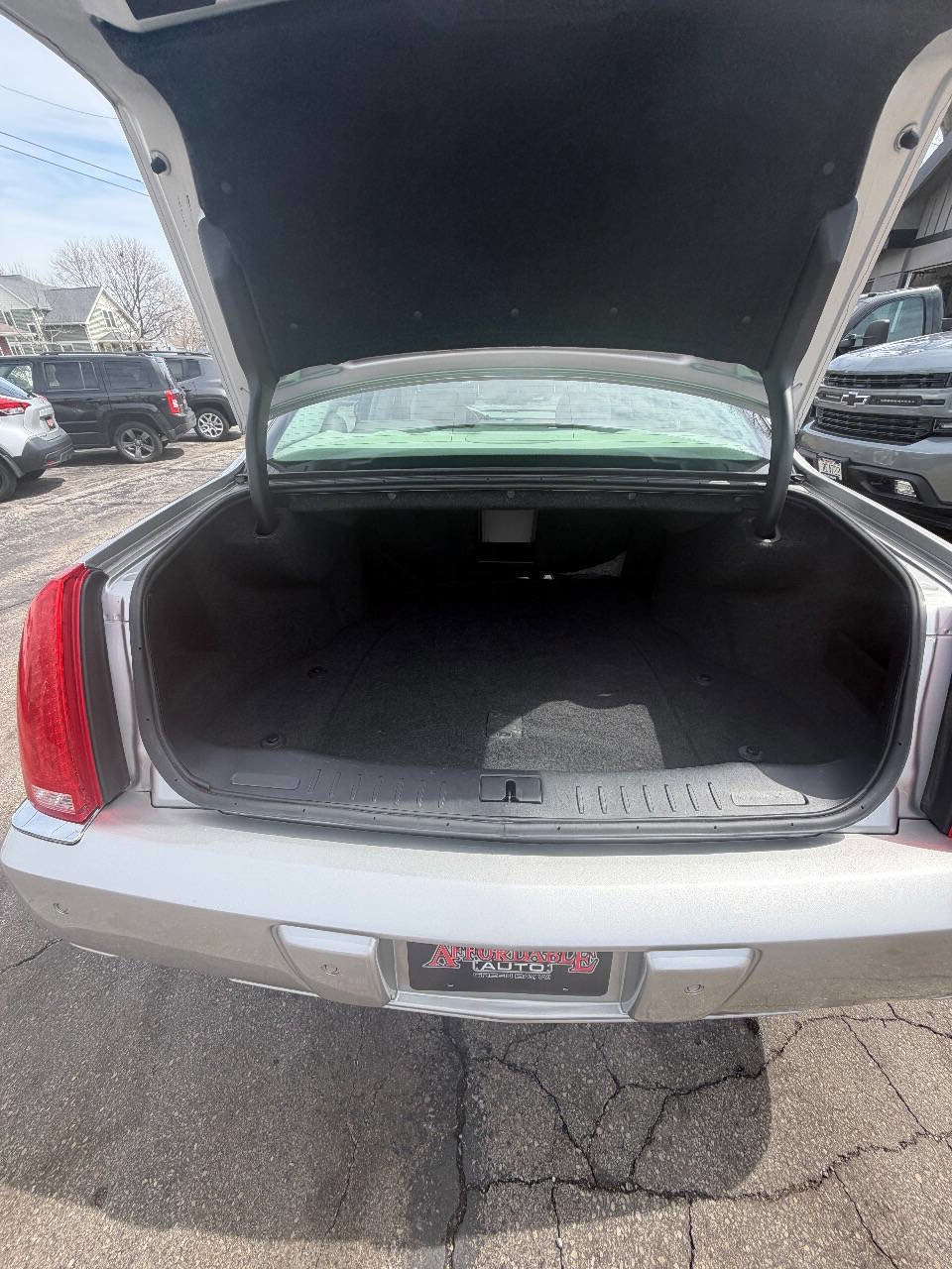 Used 2006 Cadillac DTS FWD image 30
