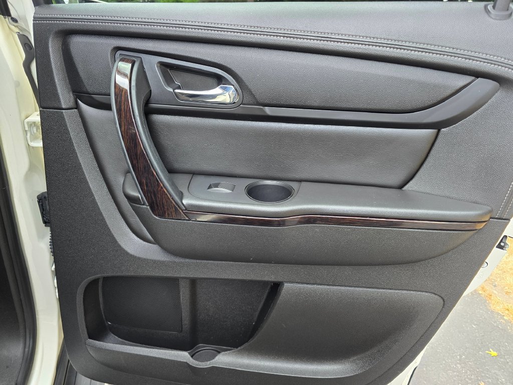 Used 2015 Chevrolet Traverse LTZ AWD/4WD image 15