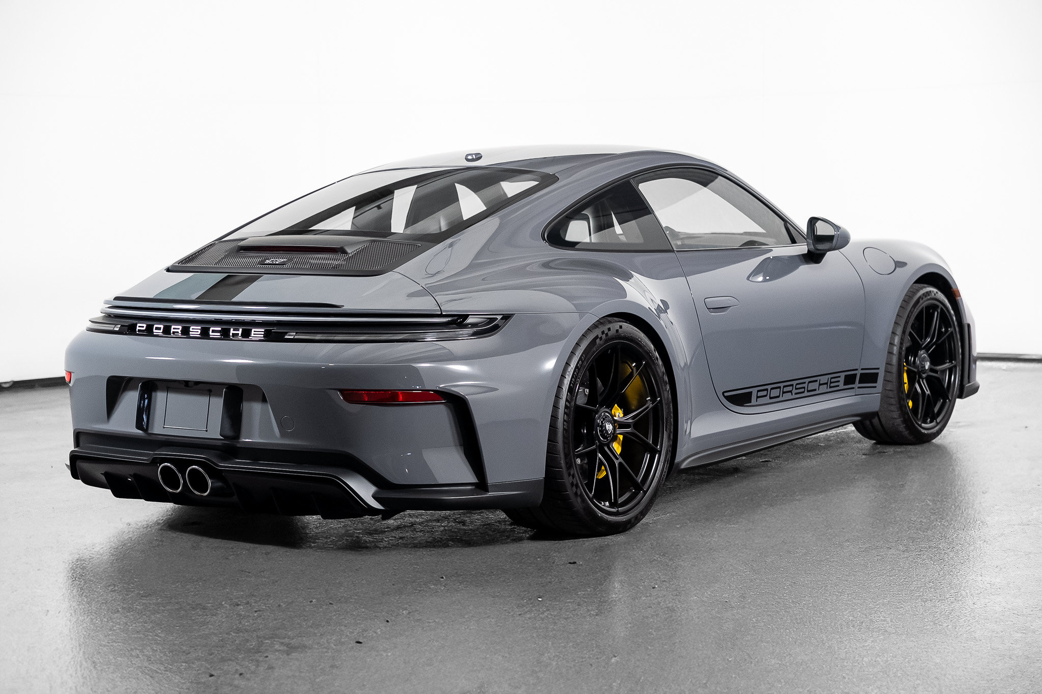 Used 2025 Porsche 911 GT3 RWD image 28