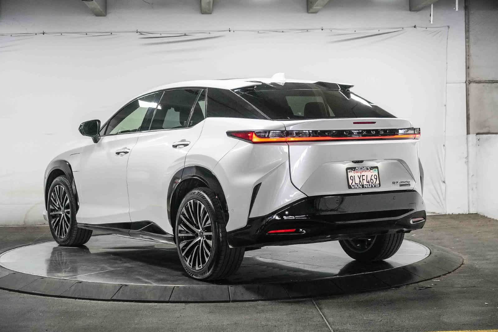 Used 2023 Lexus RZ 450e Premium w/ Technology Package AWD/4WD image 4