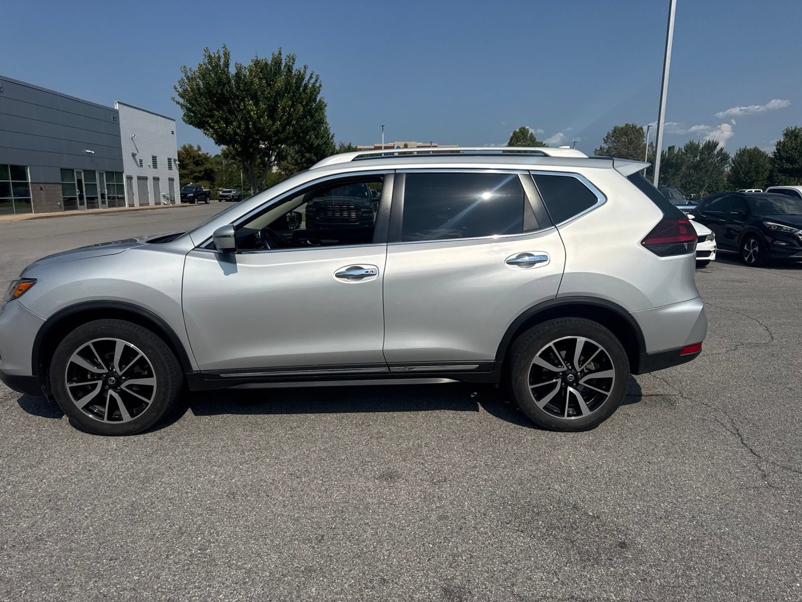 Used 2019 Nissan Rogue SL AWD/4WD image 7