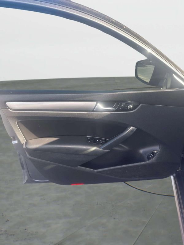 Used 2014 Volkswagen Passat 1.8T Wolfsburg Edition image 20