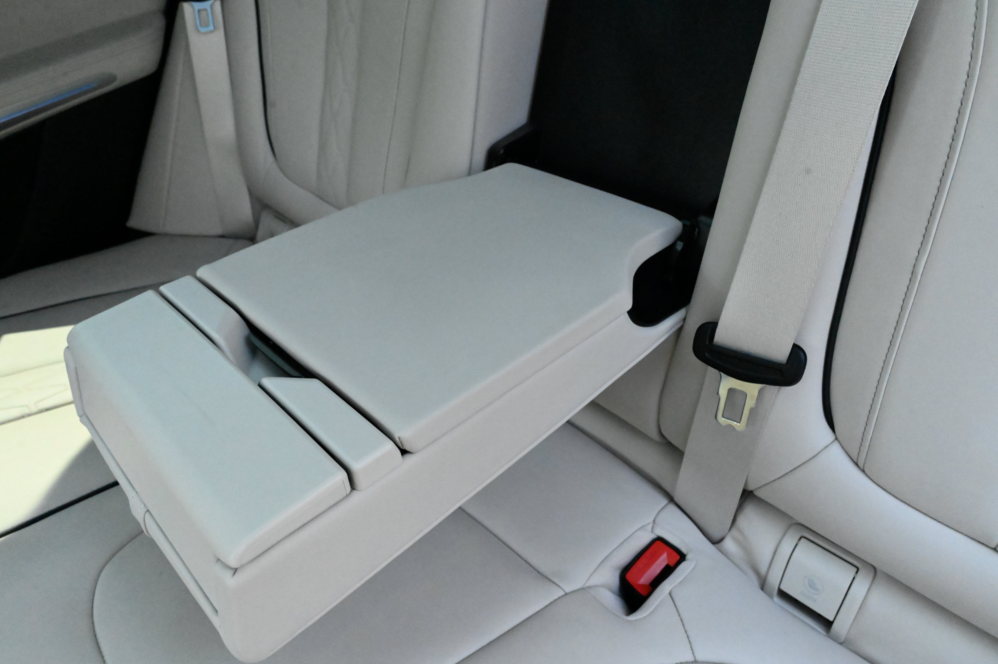 Used 2022 BMW X5 M50i w/ Executive Package AWD/4WD image 42