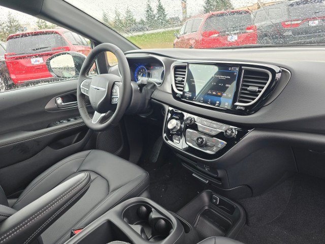 New 2026 Chrysler Voyager LX FWD image 10