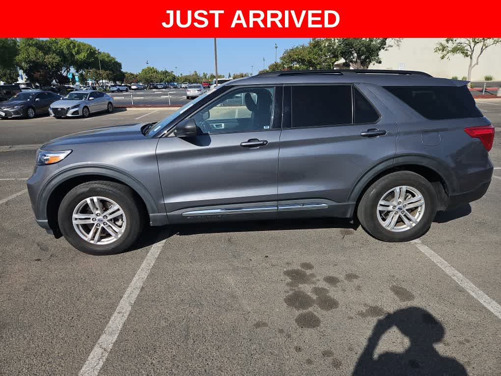 Used 2022 Ford Explorer XLT w/ Equipment Group 202A RWD image 4