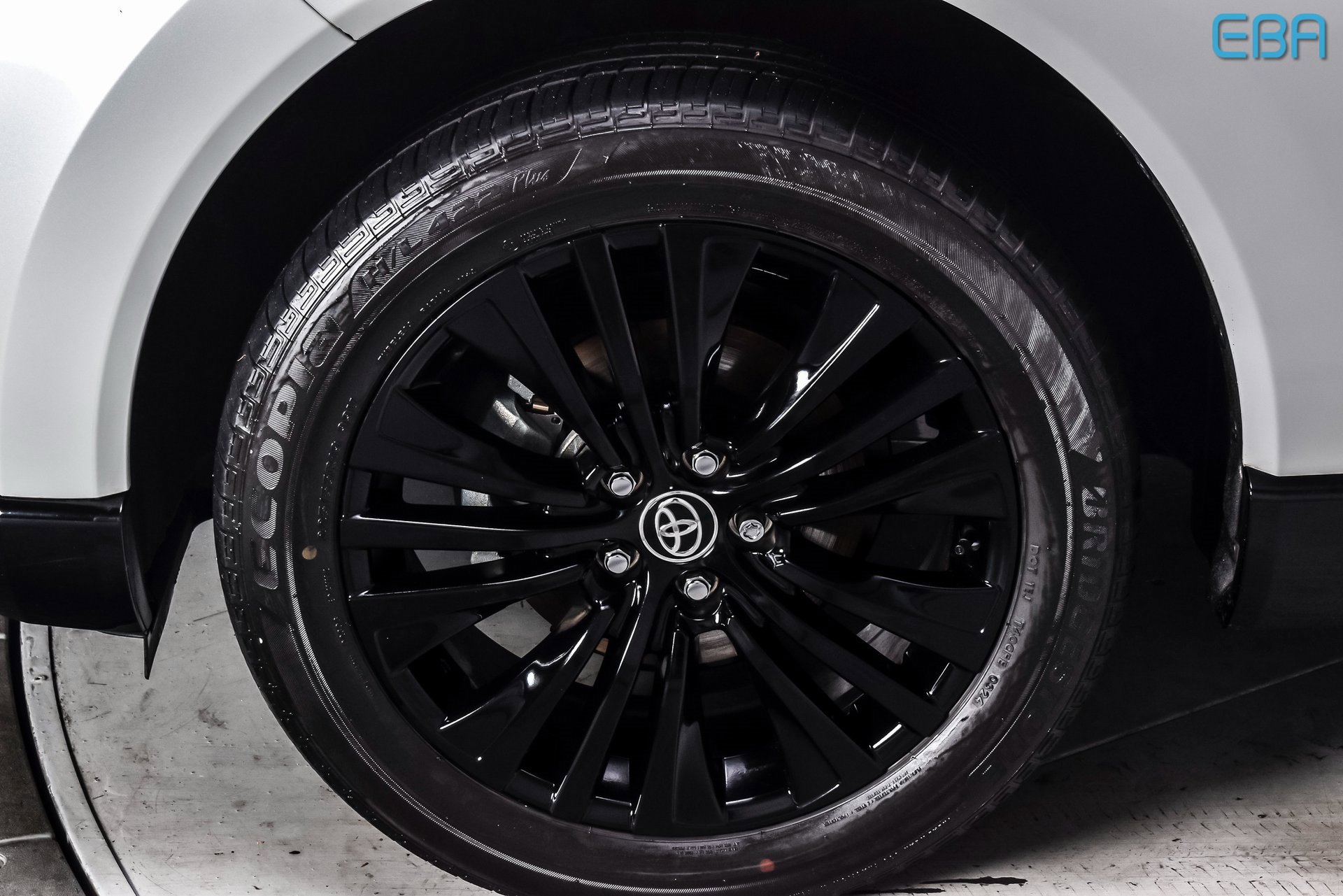 Used 2024 Toyota Venza Nightshade image 10