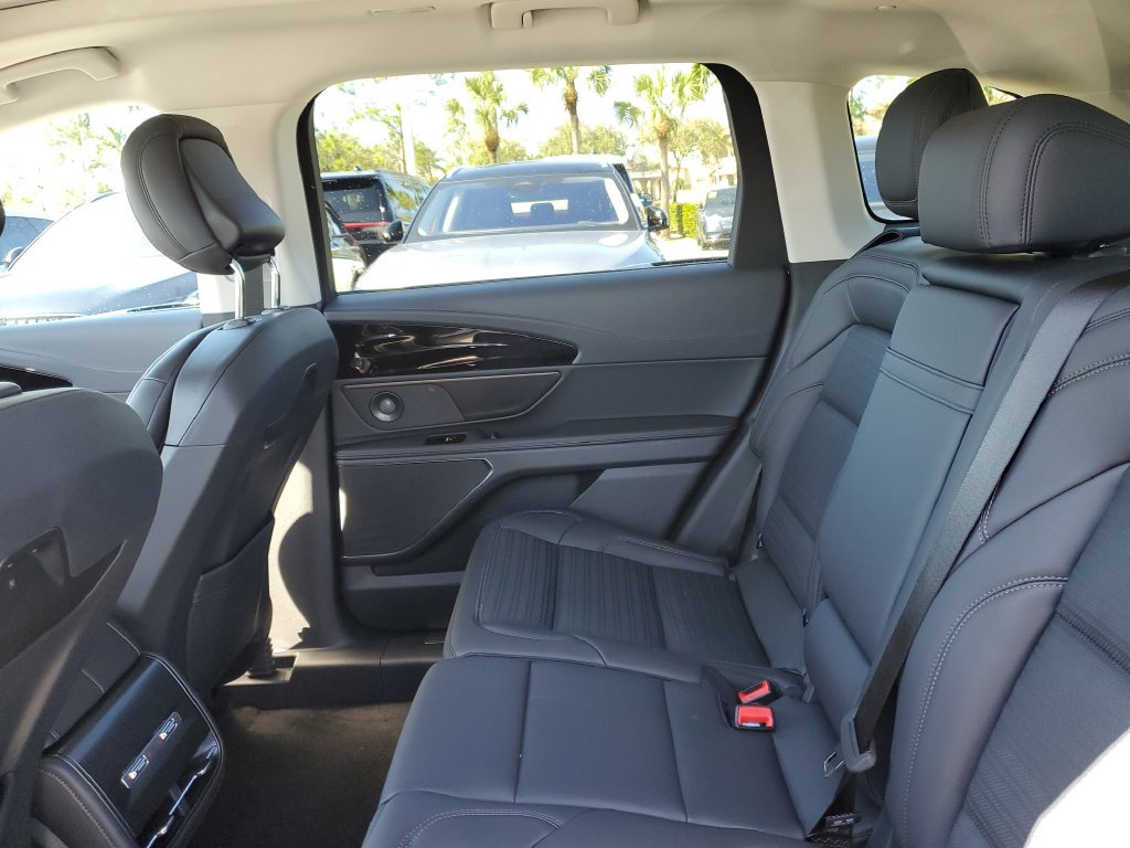 New 2026 Lincoln Nautilus Reserve w/ Jet Appearance Package AWD/4WD image 10