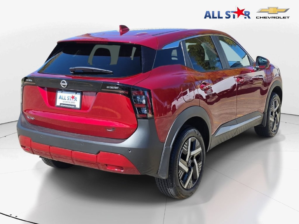 Used 2025 Nissan Kicks SV FWD image 3