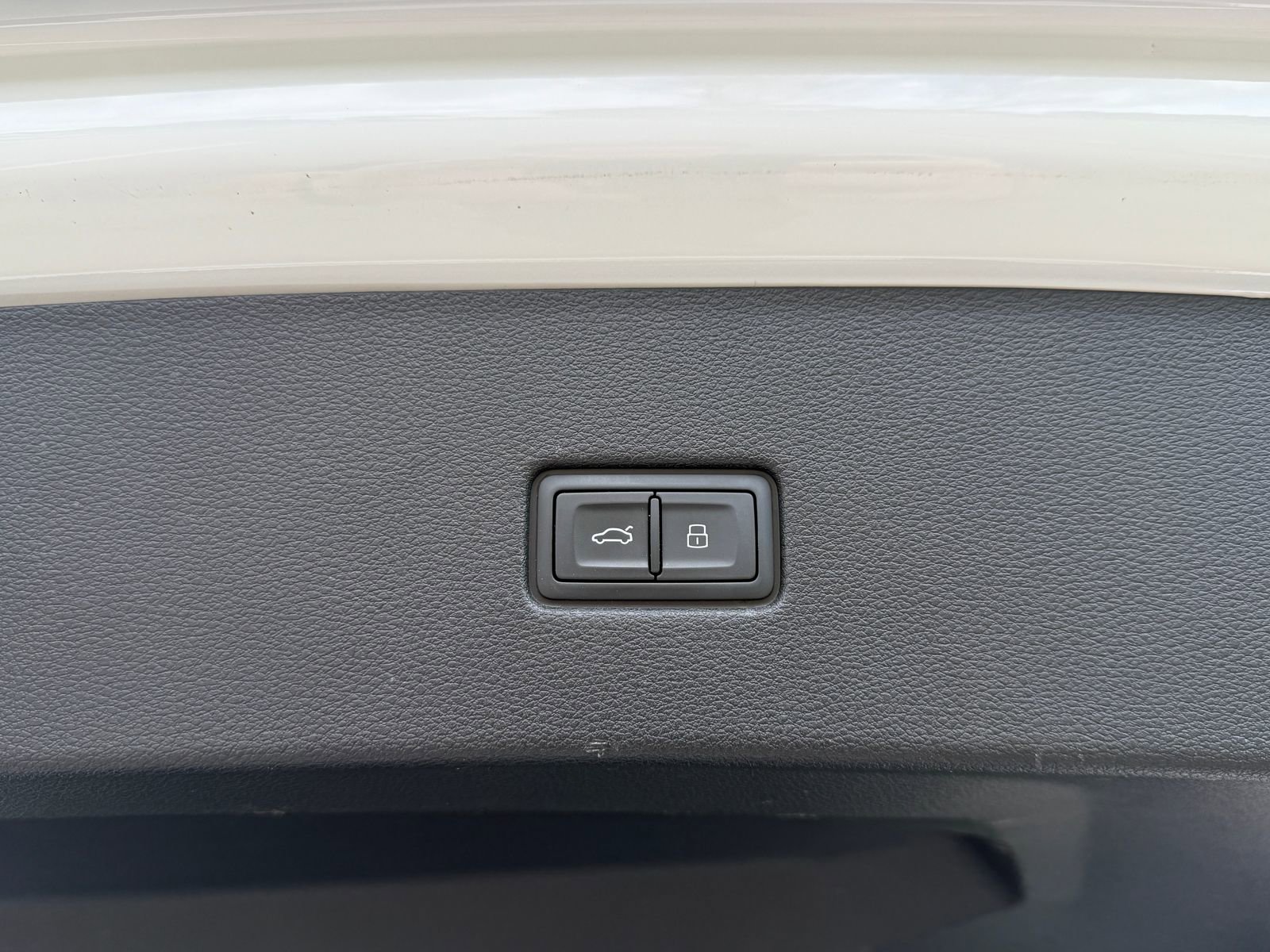 Used 2019 Audi Q8 Prestige image 18