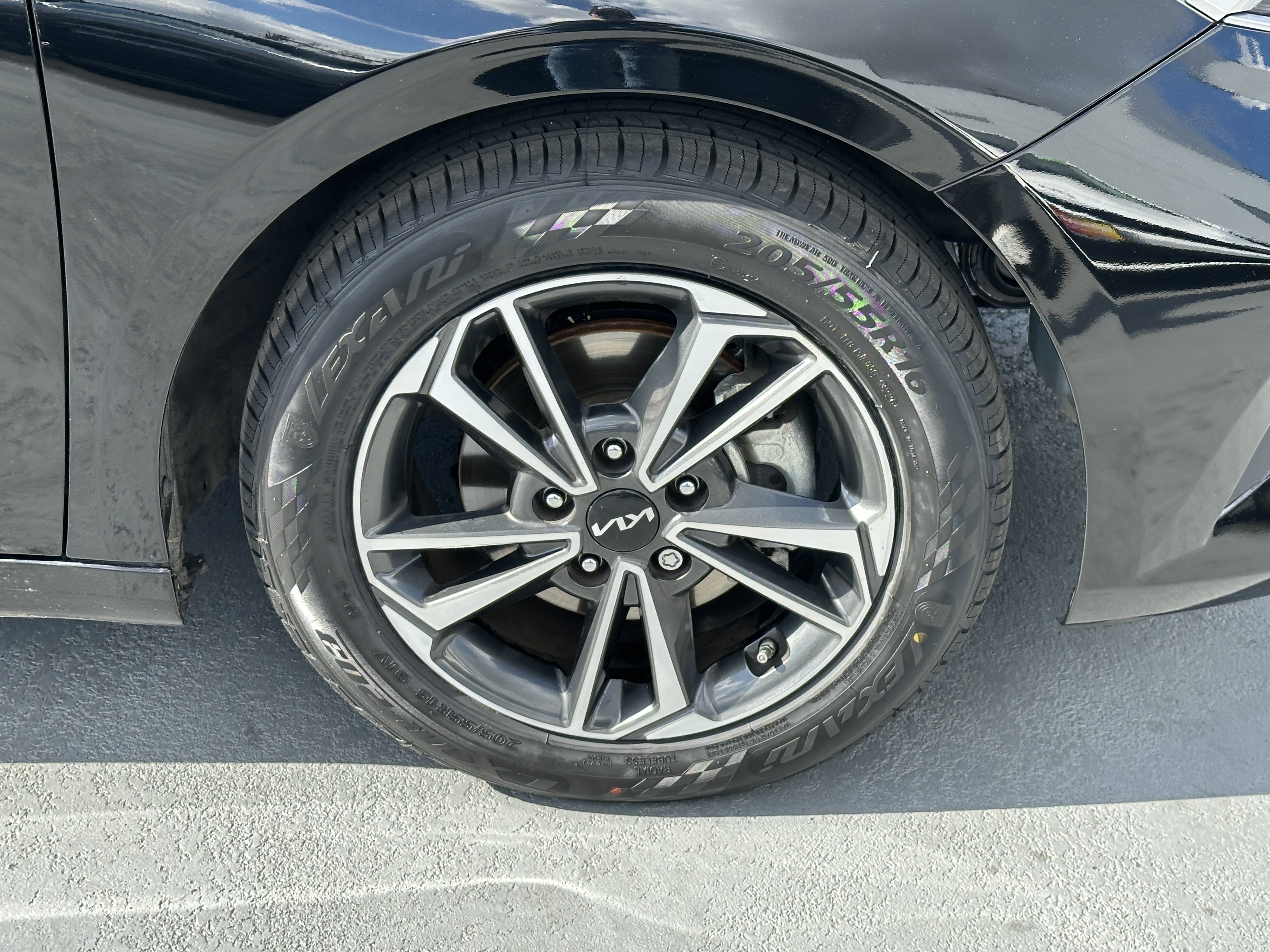 Certified 2023 Kia Forte LXS FWD image 13
