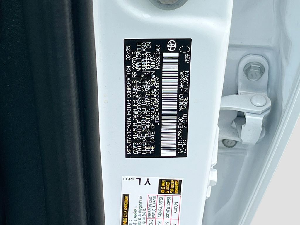 Used 2025 Toyota Prius XLE FWD image 19