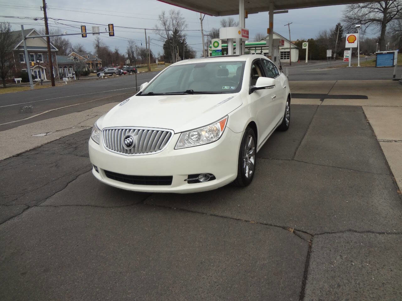 Used 2010 Buick LaCrosse CXL w/ Luxury Package image 2