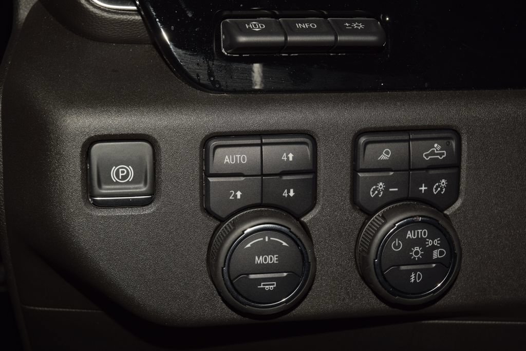Used 2025 Chevrolet Silverado 1500 High Country w/ High Country Premium Package AWD/4WD image 35
