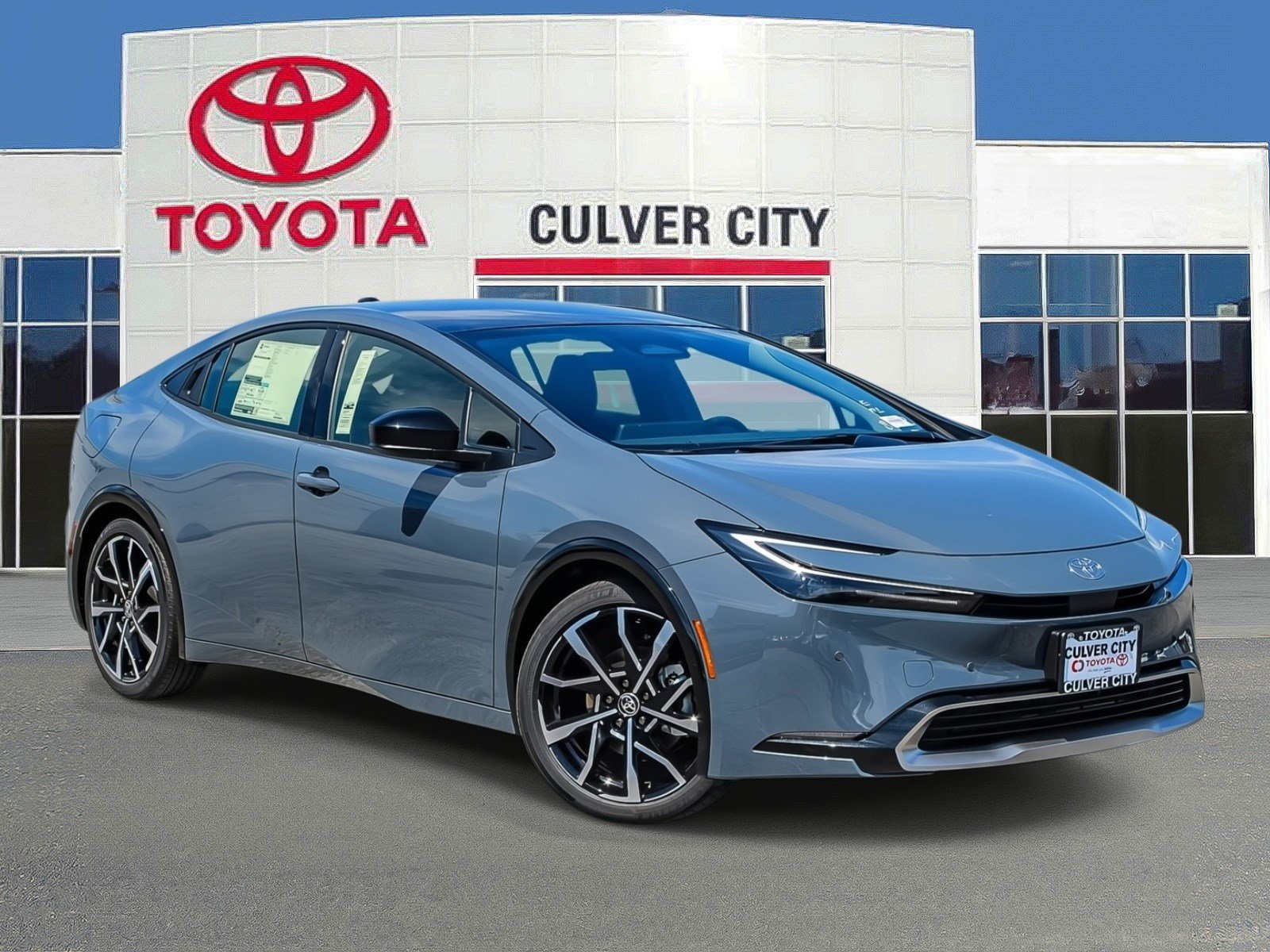New 2026 Toyota Prius Plug-In Hybrid FWD image 1