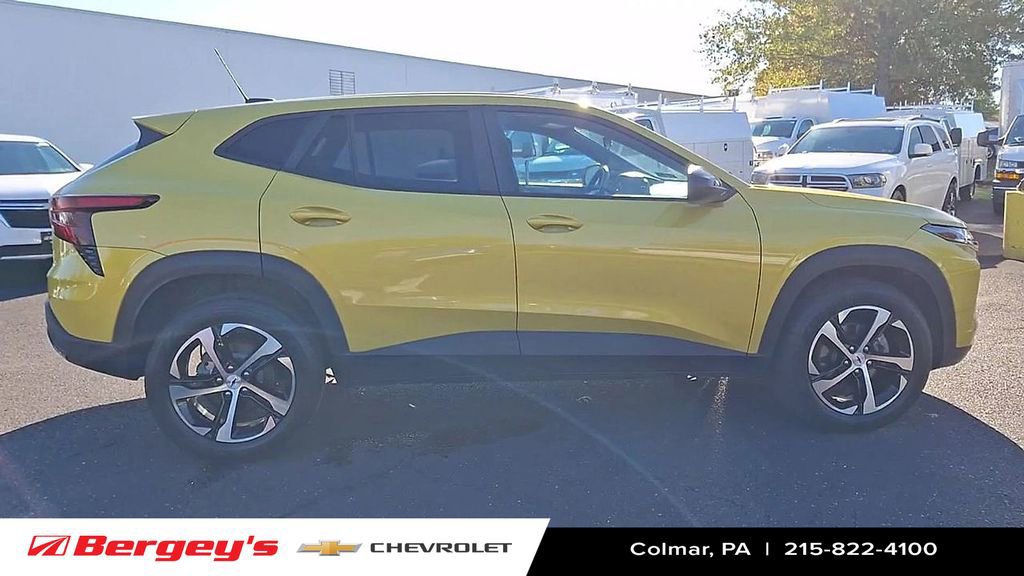 Certified 2024 Chevrolet Trax RS w/ Driver Confidence Package image 11