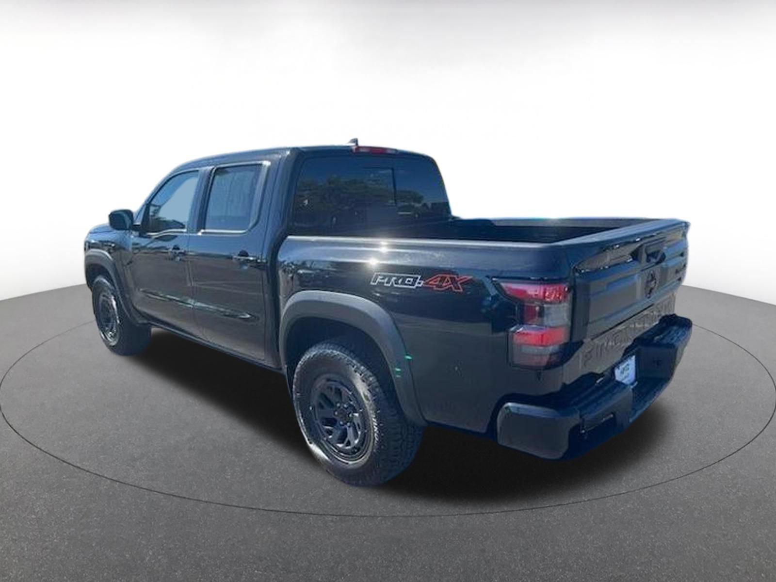 Used 2026 Nissan Frontier PRO-4X AWD/4WD image 3