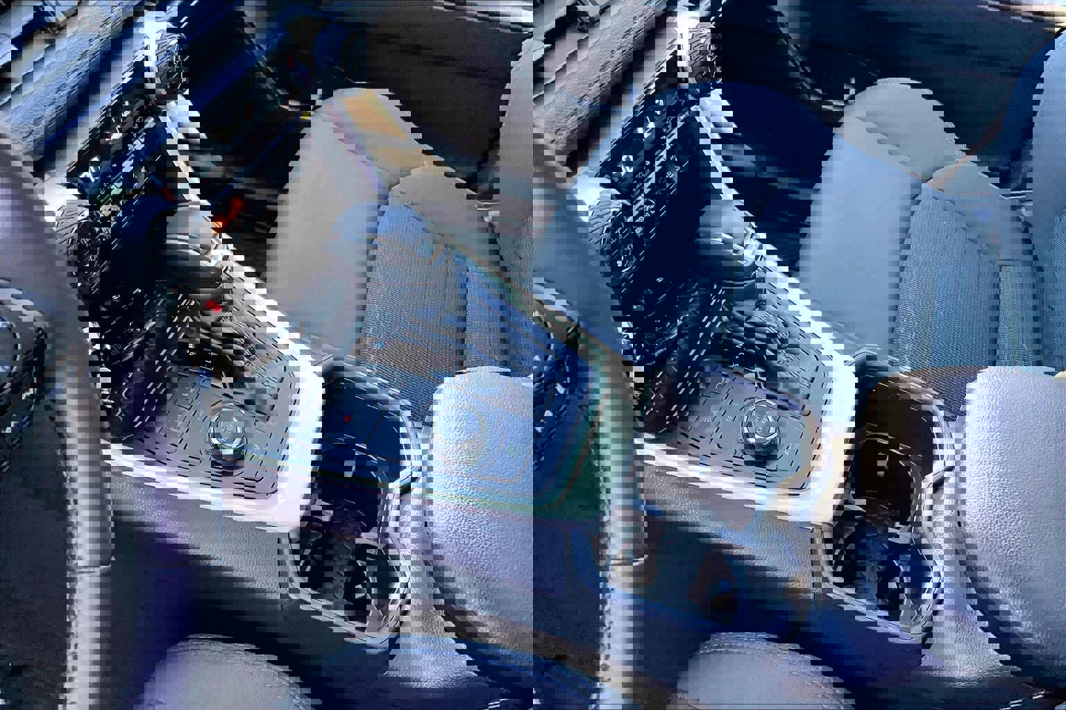 Certified 2024 Toyota RAV4 SE w/ Convenience Package AWD/4WD image 16