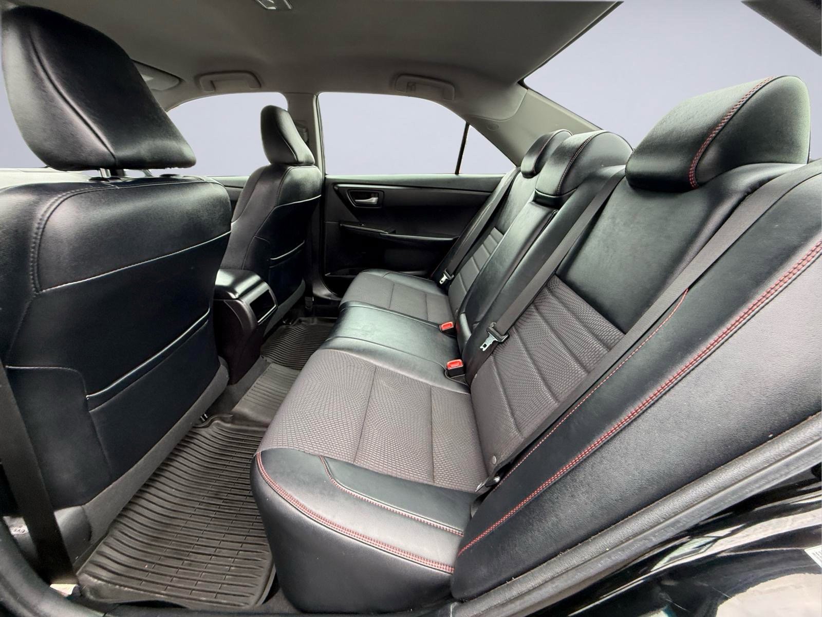 Used 2017 Toyota Camry SE FWD image 17