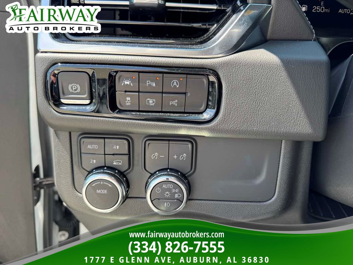 Used 2025 GMC Yukon Denali AWD/4WD image 23