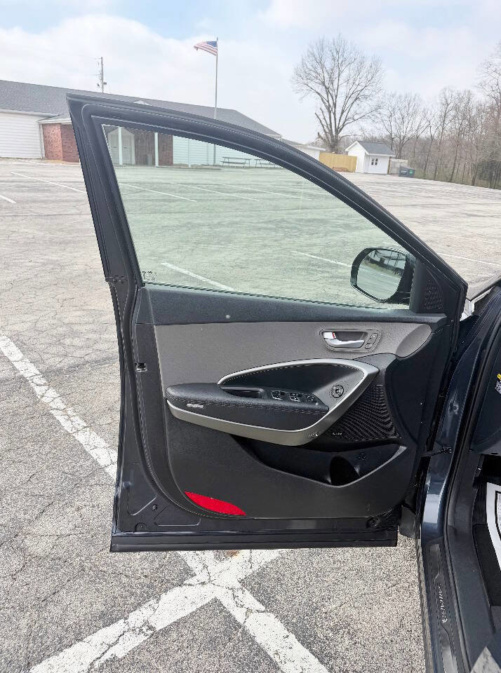 Used 2017 Hyundai Santa Fe SE Ultimate 4dr SUV w/ SE Ultimate Tech Package 03 image 9