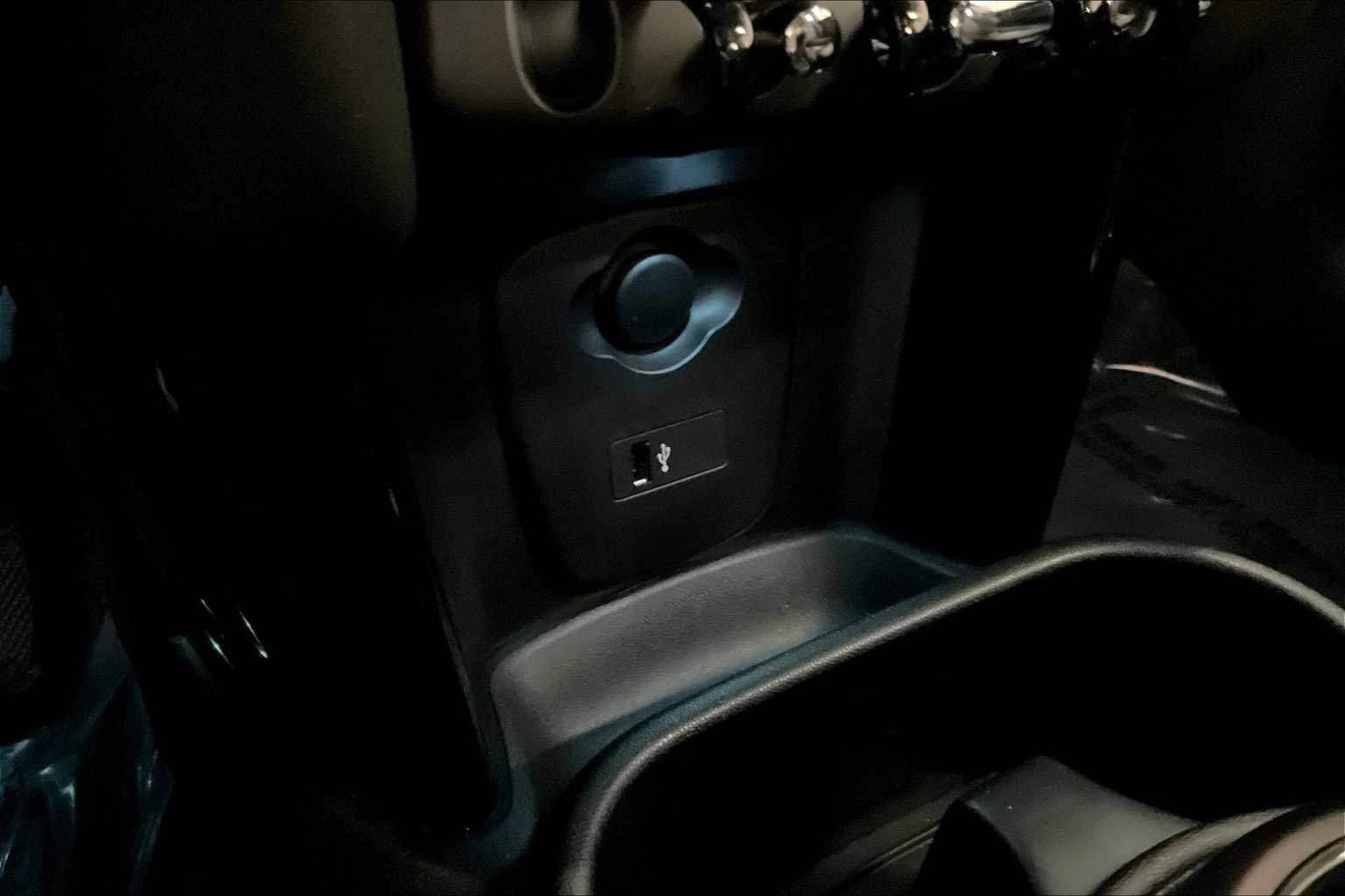 Used 2024 MINI Cooper SE image 37