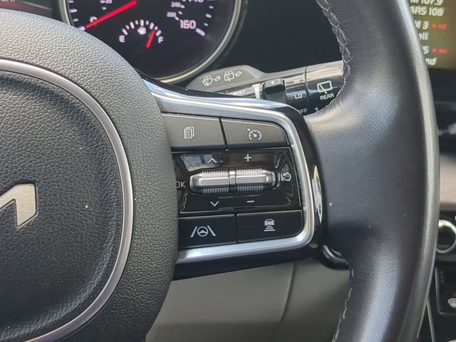 Used 2024 Kia Carnival EX FWD image 31