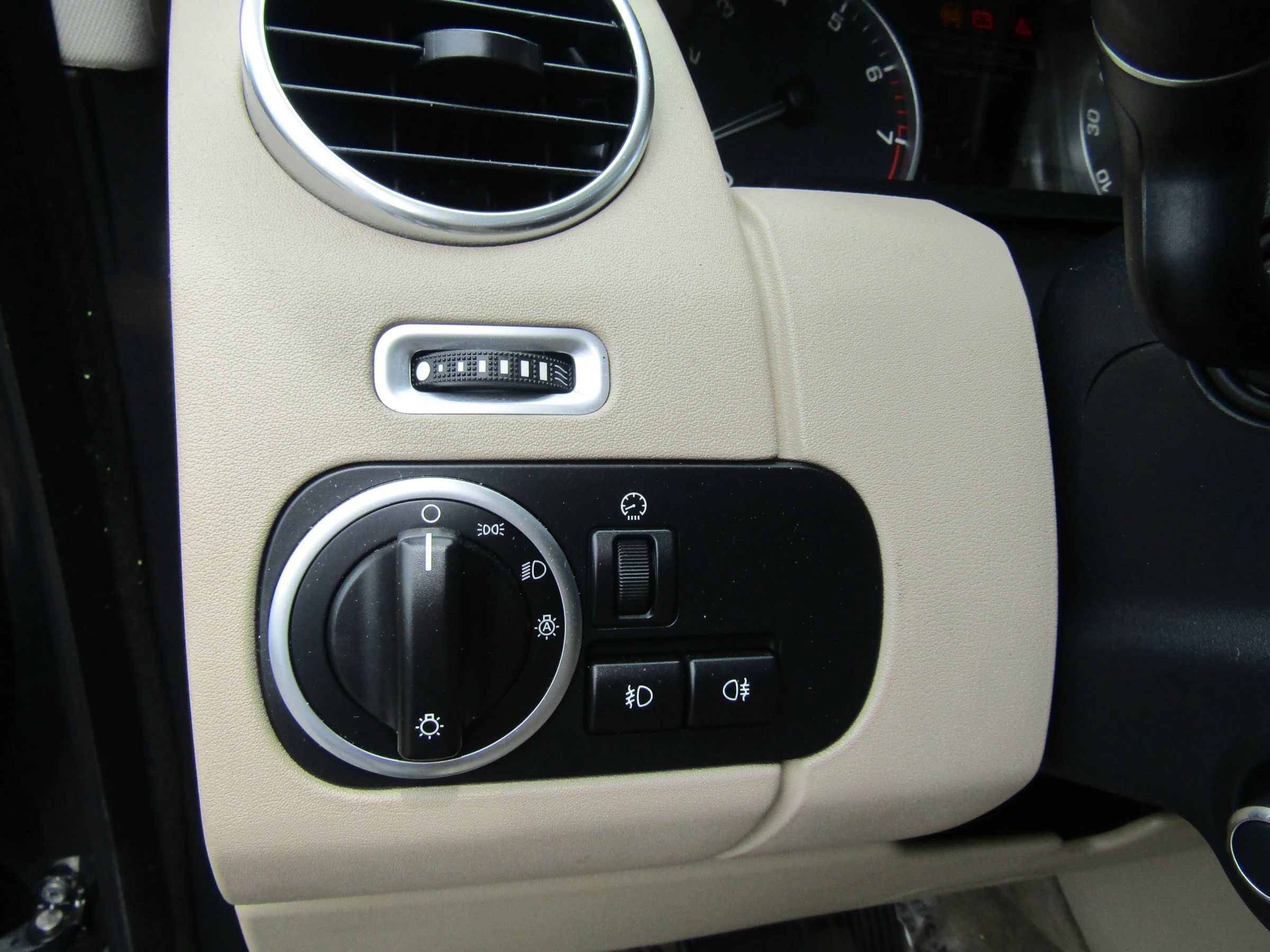 Used 2016 Land Rover LR4 HSE LUX AWD/4WD image 23