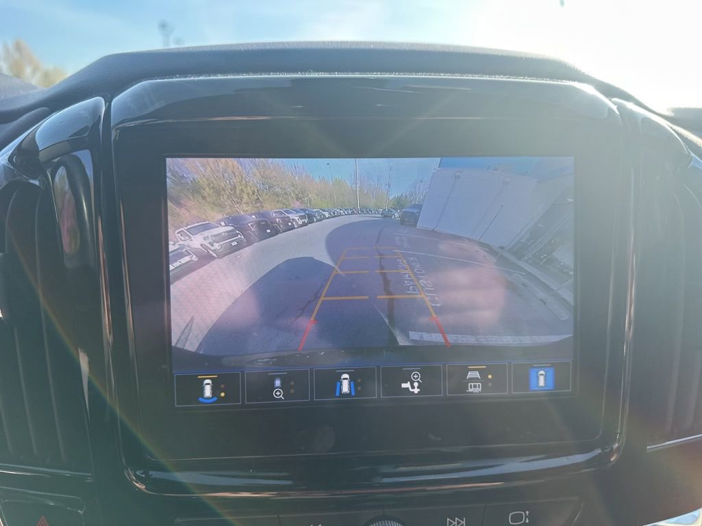 Used 2023 Chevrolet Traverse Premier image 21