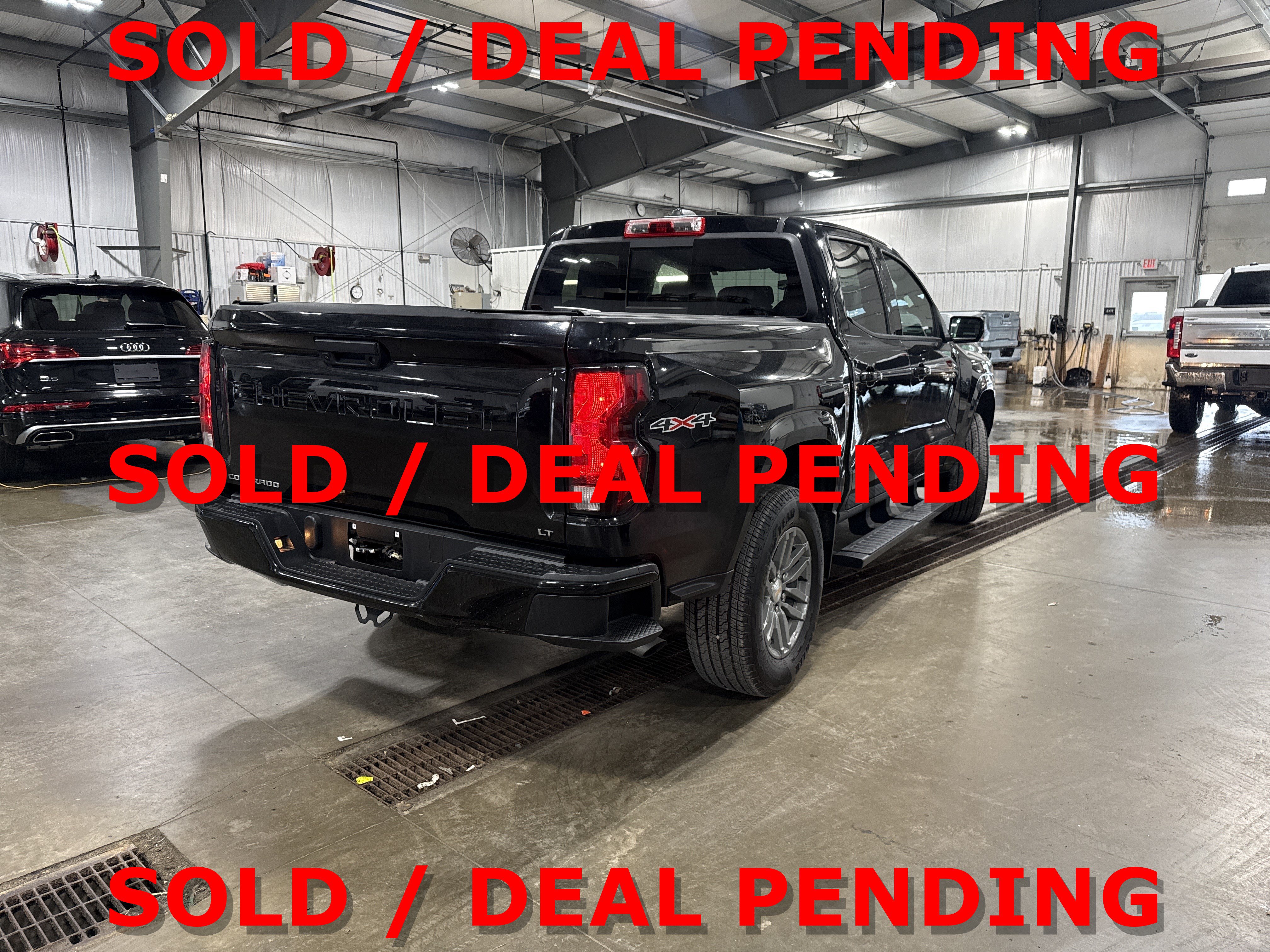 Used 2024 Chevrolet Colorado LT w/ LT Convenience Package AWD/4WD image 3