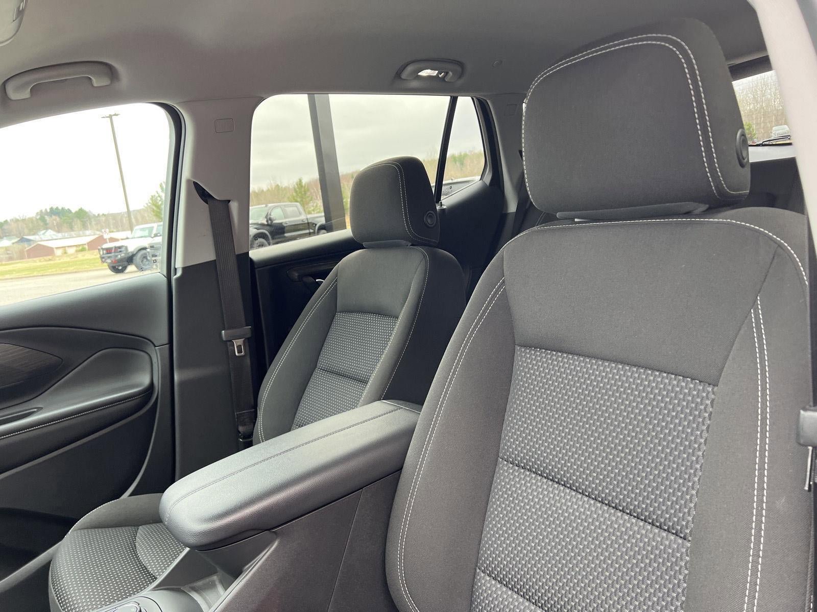 Used 2022 GMC Terrain SLE w/ Driver Convenience Package AWD/4WD image 2