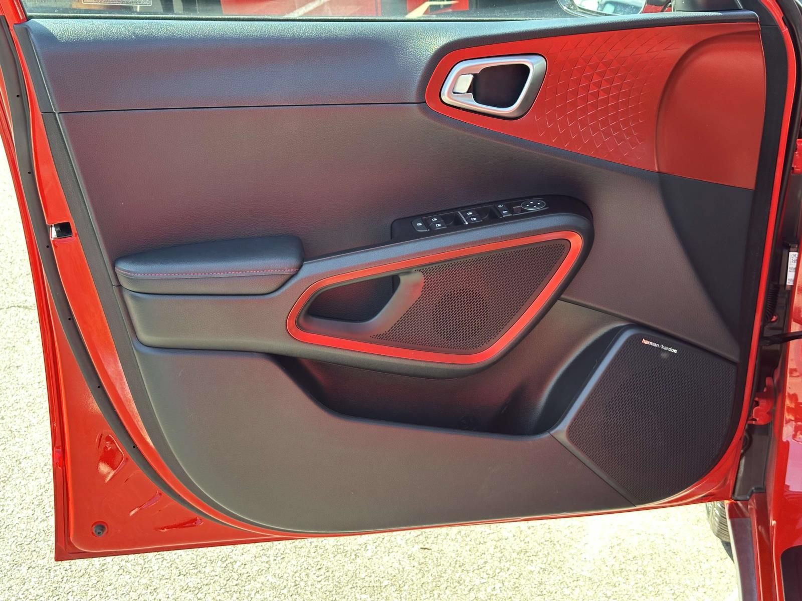 Used 2024 Kia Soul GT-Line w/ GT-Line Technology Package FWD image 21