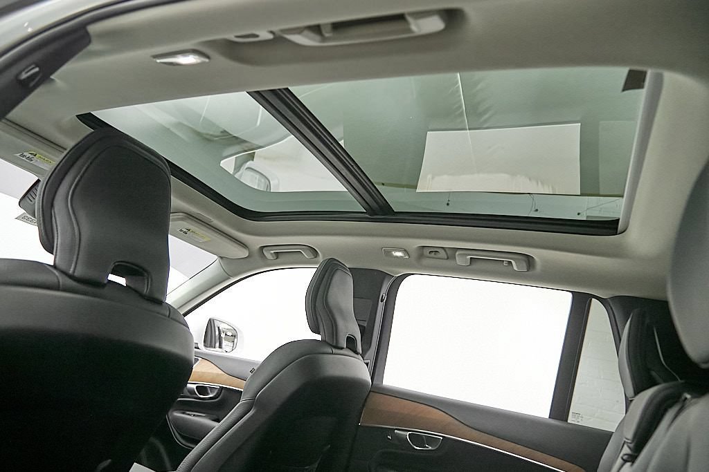 Certified 2023 Volvo XC90 B6 Core w/ Protection Package Premier AWD/4WD image 24