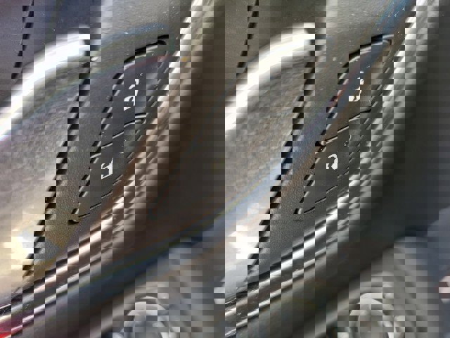 Used 2023 Chevrolet Suburban Premier AWD/4WD image 23