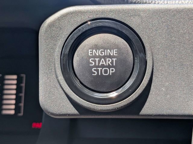 Used 2025 Toyota Tacoma SR5 AWD/4WD image 29