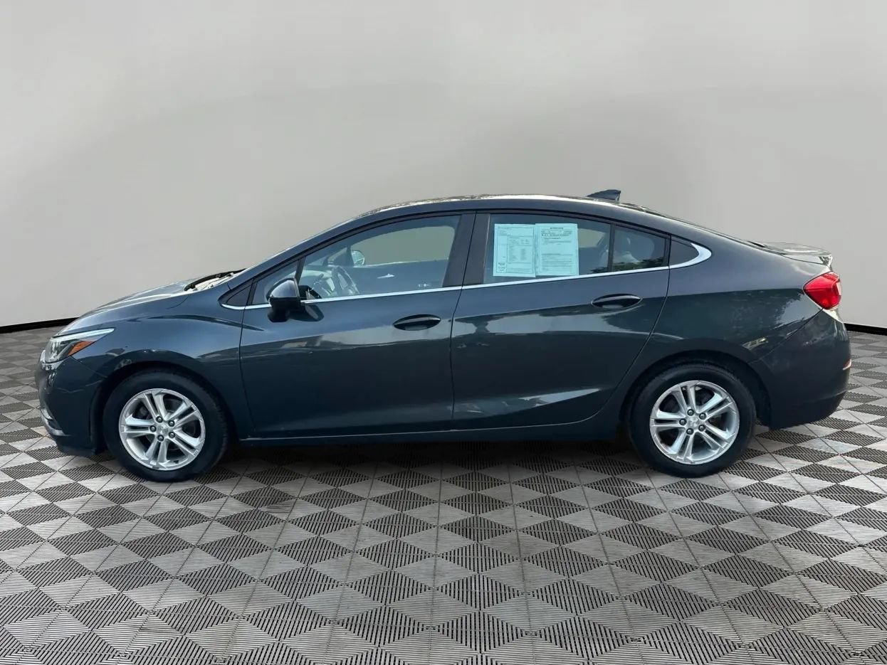 Used 2018 Chevrolet Cruze LT FWD image 8